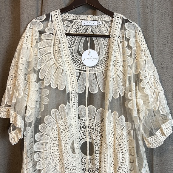 NWT Petal & Pup Alexandra Kimono - Picture 5 of 9